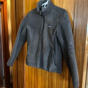 Patagonia brown fleece jacket. Women’s size medium.